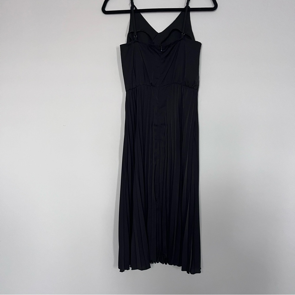 Elegant Black Pleated Midi Dress Size S Elegant & Classic - Picture 3 of 9